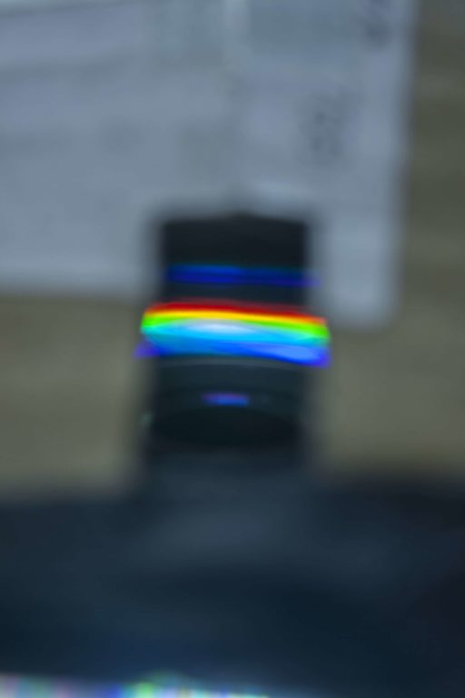 les constituants du spectre lumineux décomposés par le spectromètre