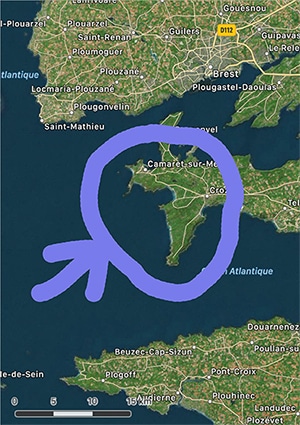 carte vue satellite de la Presqu Ile de Crozon, pour un séjour de vacances a la presqu'ile de Crozon en Bretagne, entre l'océan Atlantique et la baie de Douarnenez