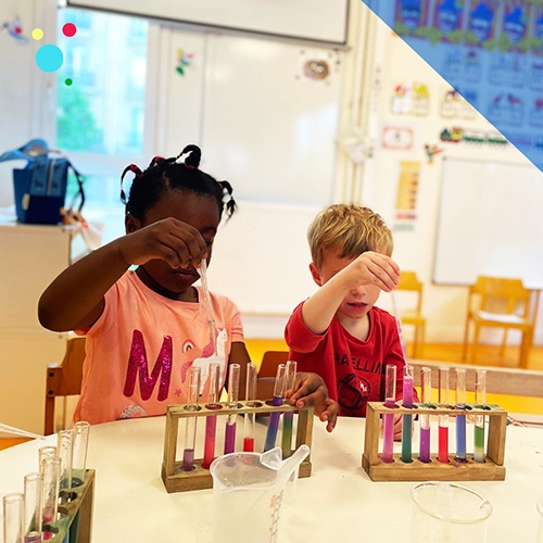 experience-scientifique-maternelle-stage-vacances-les-petits-atomes